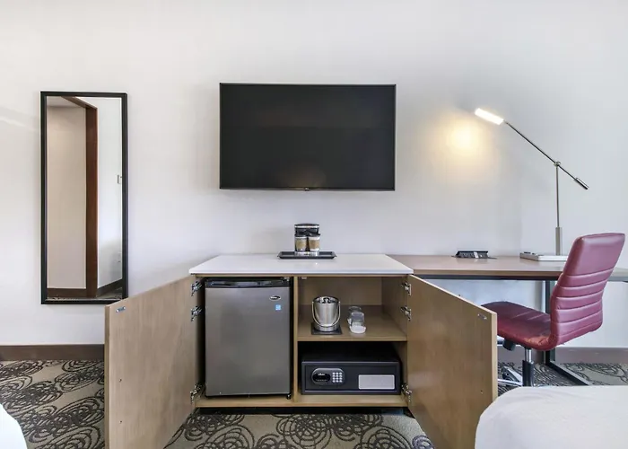 Doubletree By Hilton Raleigh-Cary