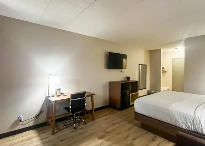 Studio 6 Suites Fremont, Oh