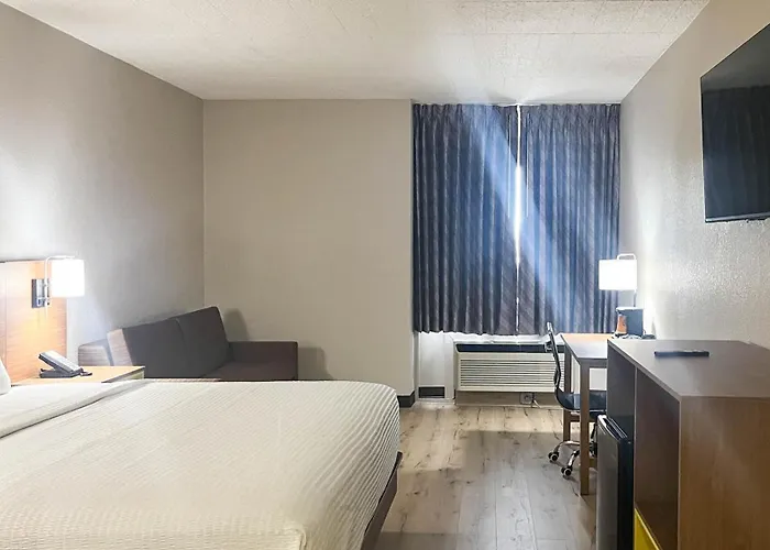Studio 6 Suites Fremont, Oh