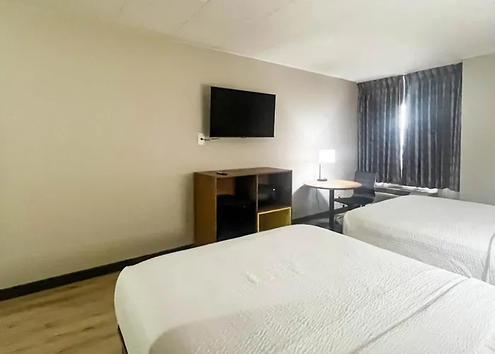 Studio 6 Suites Fremont, Oh