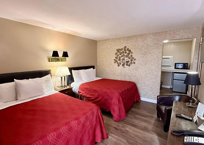 Sage N Sand Motel