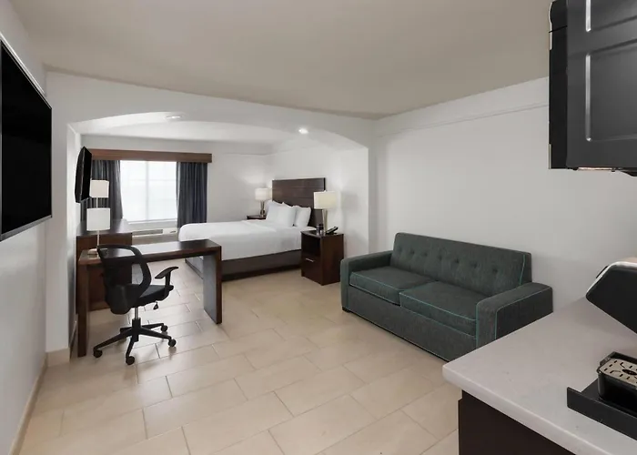 La Quinta By Wyndham Laredo Airport