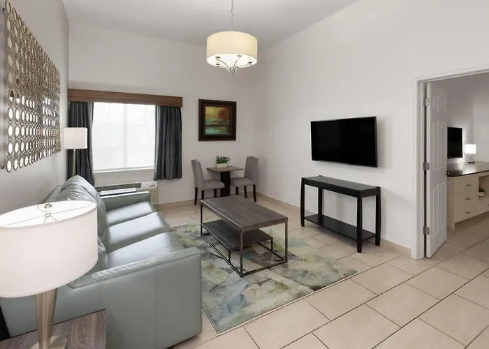 La Quinta By Wyndham Laredo Airport