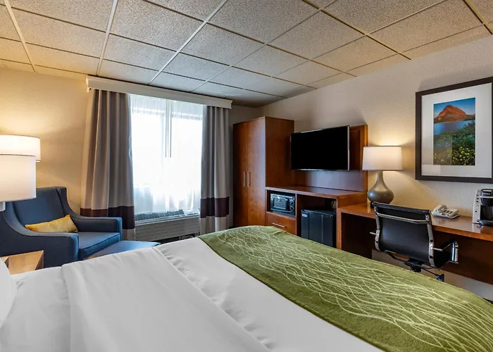 Comfort Inn & Suites Gateway To Glacier National Park