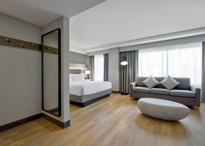 Doubletree By Hilton Davenport