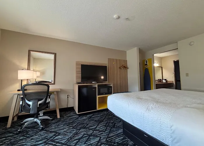 Baymont By Wyndham Decatur Il North