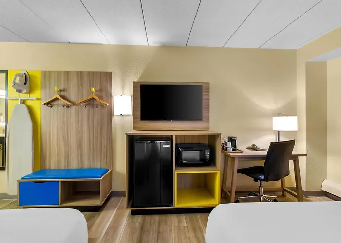 Days Inn By Wyndham Minot