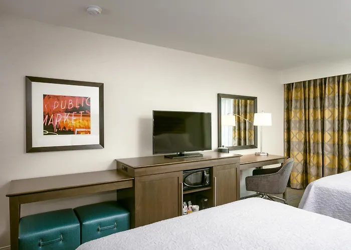 Hampton Inn & Suites By Hilton Seattle/Northgate