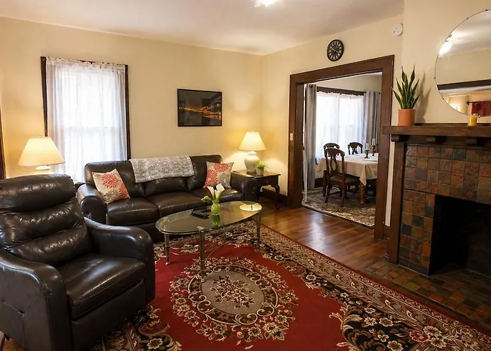 Spacious Frontier Park Apartment
