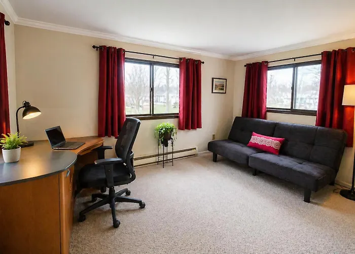 Spacious Frontier Park Apartment