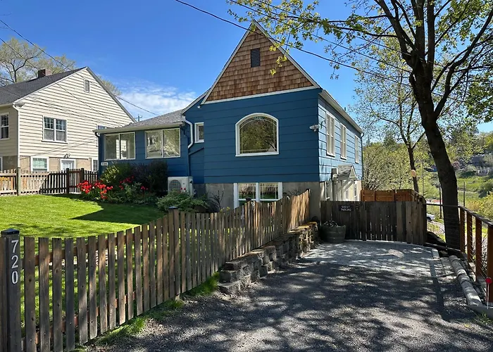 State Street Cottage, Suite 1
