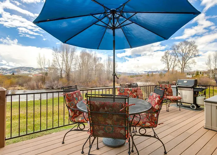 Riverfront Cabin, 4 Mi To Granby Ranch