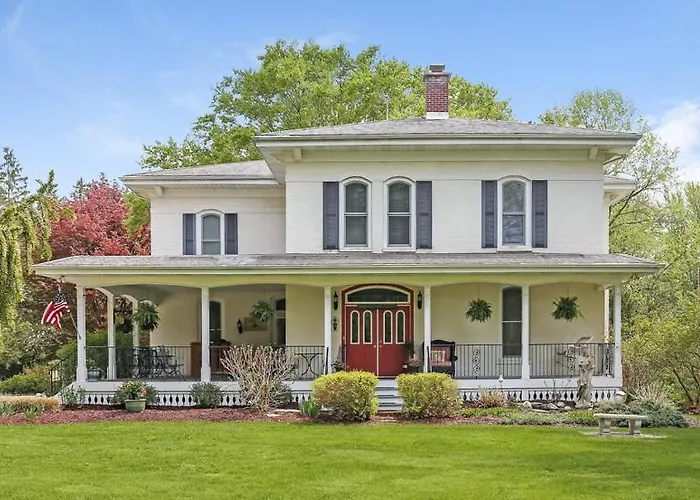 Monroe Manor Inn