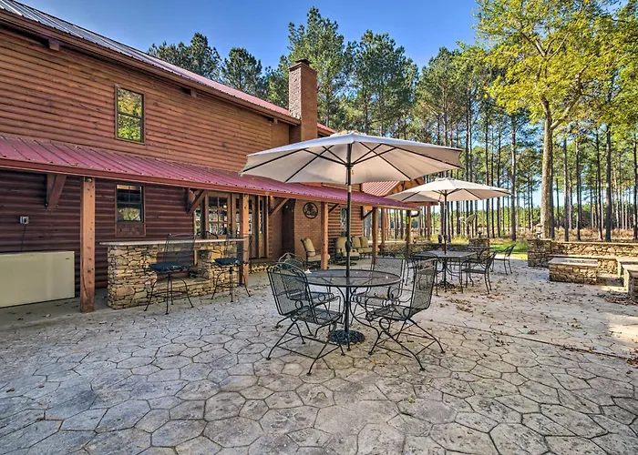 Countryside Cabin Retreat W/ Outdoor Kitchen!