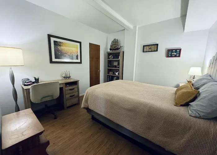 Center Hill Country Inn