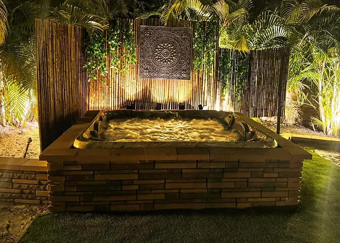 Luxury Zen Den With Heated Pool Just Off Siesta Key