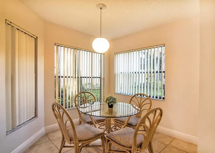 Luxury Shorewalk Water Front 2 Bedroom 2 Bathroom 3Mins Img 5 Mins Beach