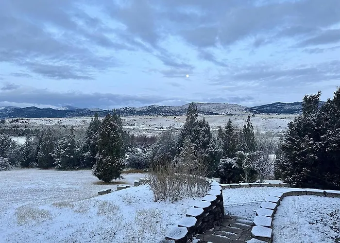 Charming, Spacious, Contemporary Mountain Retreat