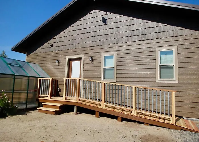 Upper Ranch - 100 Acre Mountain Views