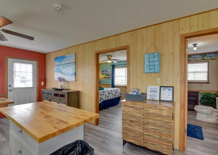 1/2 Mi To Gulf: Family Home In Crystal Beach!