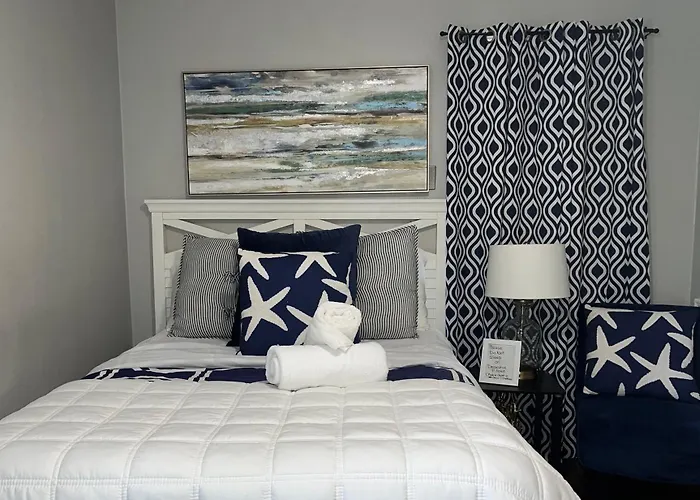 Cozy, Upstairs Apartment Pets Welcome With Fee Family Friendly Close To Everything