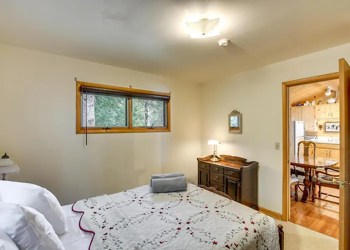 Cozy Baileys Harbor Cottage On Lake Michigan!