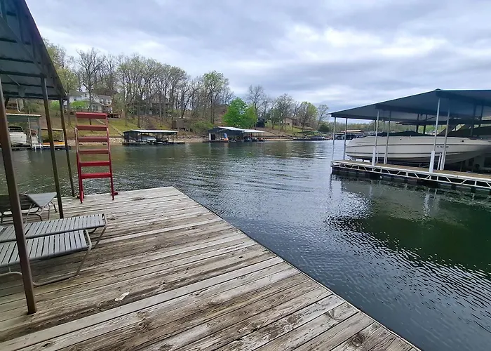 Boat Dock! Lakefront Group Getaway In Eldon
