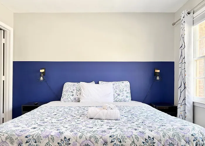 Charming Norcross Townhouse Quiet & Convenient Stay