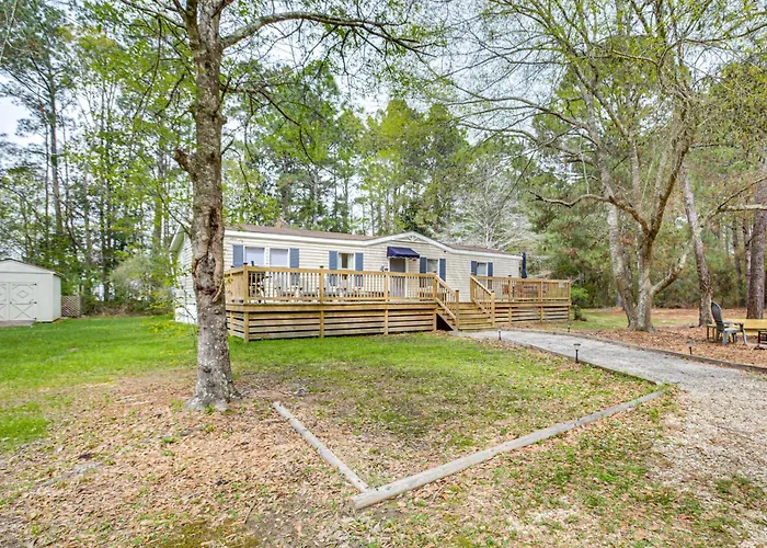 Peaceful Louisiana Escape: Fire Pit + Yard!