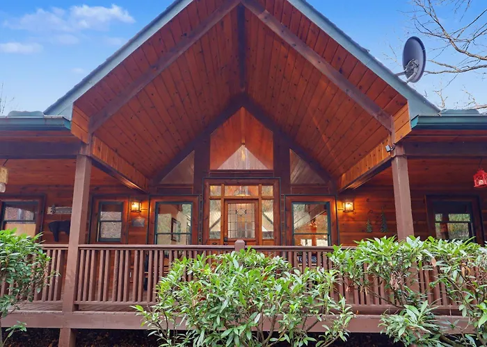 Creekside Luxury Vintage Mountain Cabin, King Bed, Spa, Fire Pit, Game Room, Dogsok