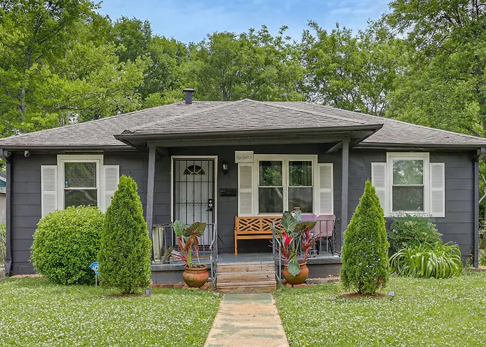 3 Mi To Downtown: Family-Friendly Birmingham Home