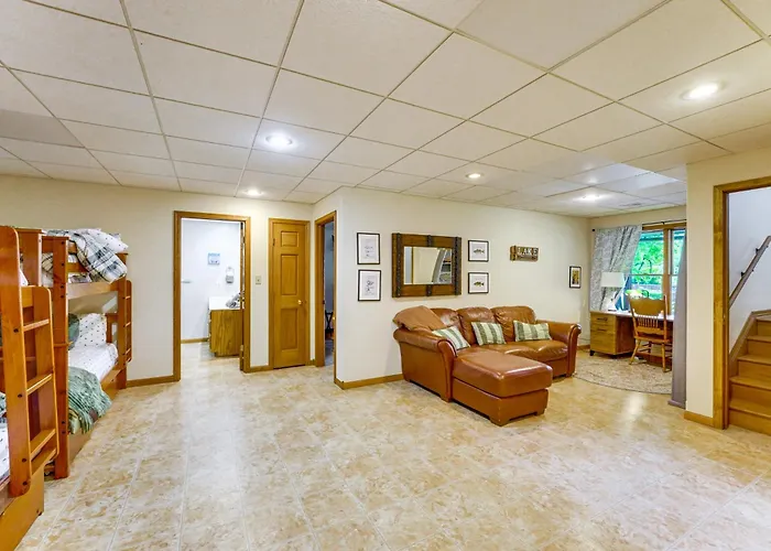 Large Lakefront Home | Pool, Hot Tub & Boat Dock