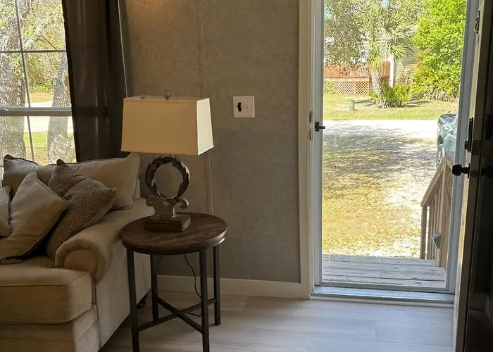 Sweet Retreat In The Springs Not Waterfront Property