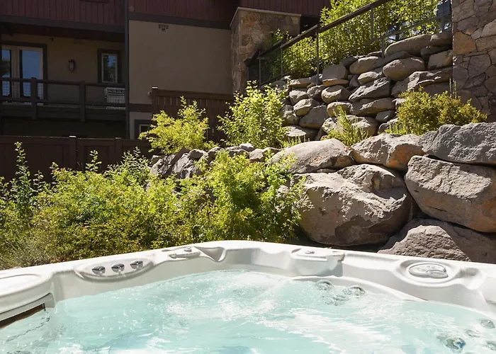 Luxury Northstar Home| Hot Tub| Walk To Ski Lifts