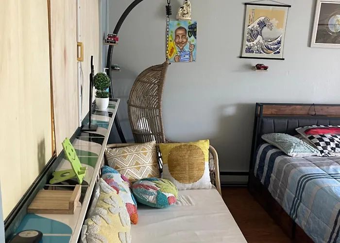 Shared Space With Private Room In Beautiful Lakefront Apartment