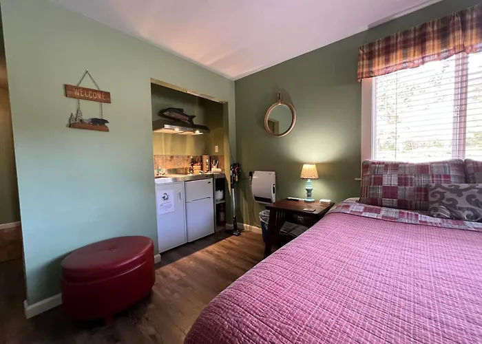 Elk Meadow Cabins 19B Johnny Redwood - Single Room