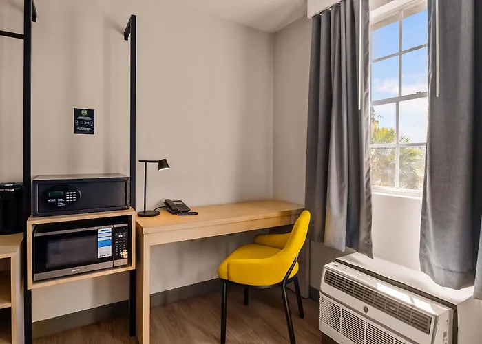 B&B Hotel Jacksonville Airport - Newly Renovated!
