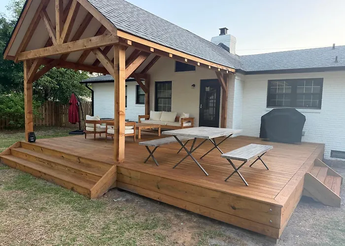 Charming Ranch In Wilmington