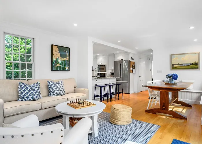 Osterville Retreat - A/C, Wifi Pet-Friendly