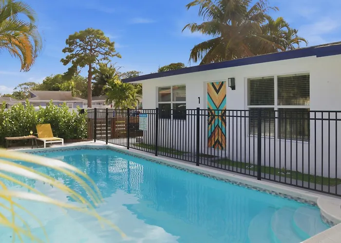 Coastal Haven: Family-Friendly House with Pool Near Beaches