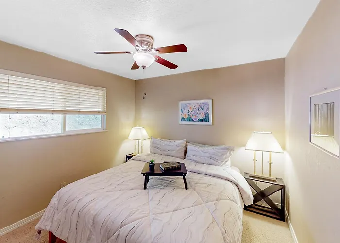 Sweeping Views! Charming Home Near Dtwn Jamestown