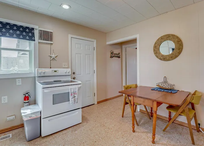 Ludington Vacation Rental - Walk To Lake Michigan!