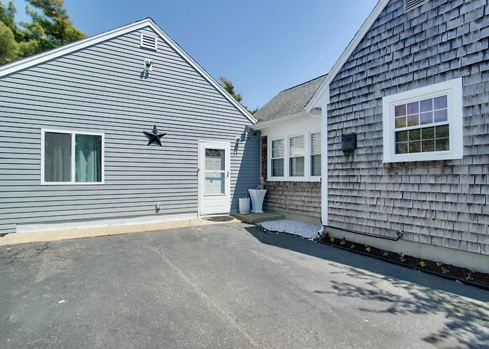 Central Cape Cod Escape In South Yarmouth!