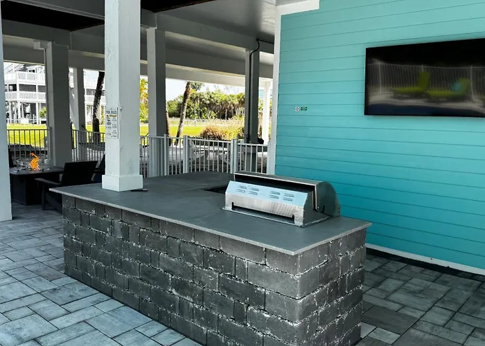 Island Retreat: Your Exclusive Oasis Awaits