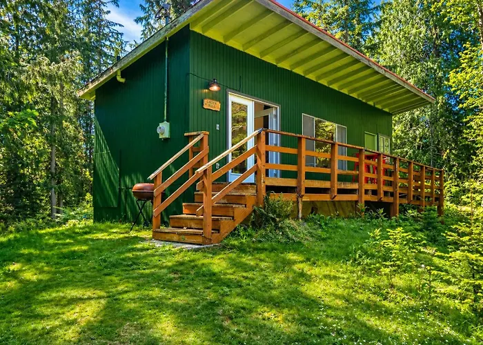 Green Hill At Rainier Lodge