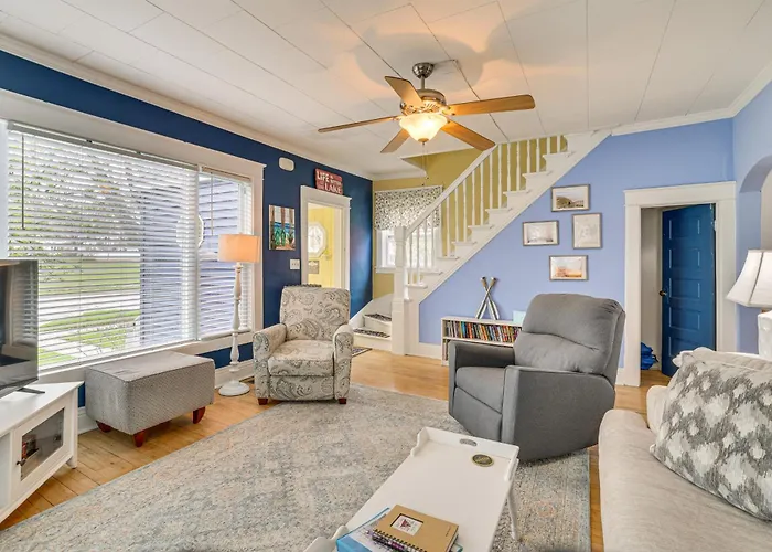 Ludington Home W/ 6 Bicycles < 1 Mi To Beach!