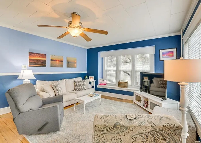 Ludington Home W/ 6 Bicycles < 1 Mi To Beach!