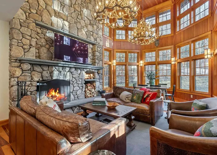 Luxury Family Lodge Hot Tub, Cinema, Game Room
