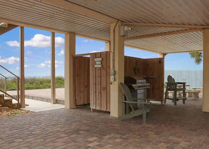 Farr Away Living By Pristine Properties Vacation Rentals