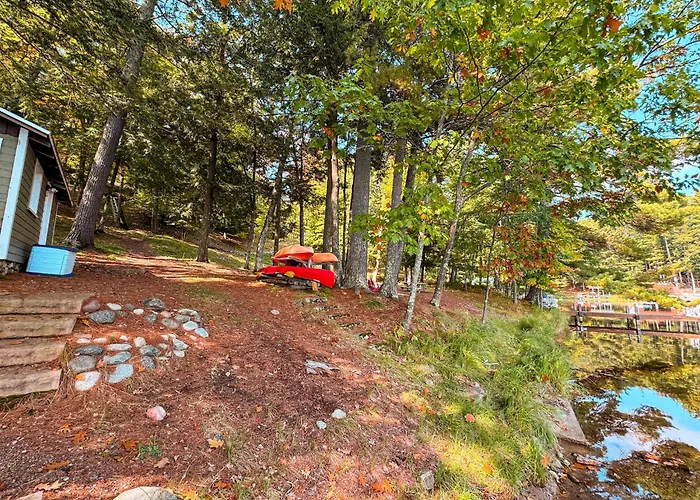 Blue Lake Cottage - Pet Friendly Rental
